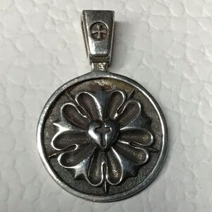LUTHER ROSE SEAL PENDANT